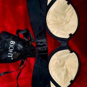 32A Victoria Secret bra